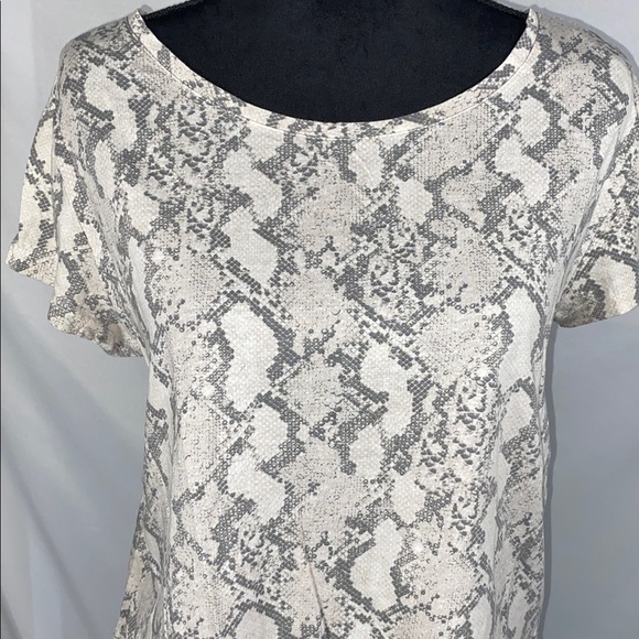 H&M Snake Print Short Sleeve Top White & Gray Small - Picture 3 of 9